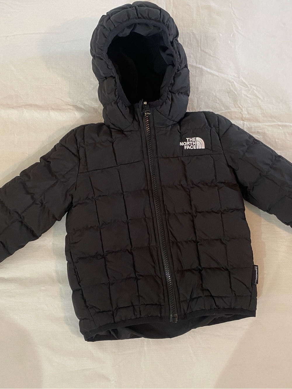 The North Face Thermoball kids reversible Black Quilted Hooded Puffer Jacket 3